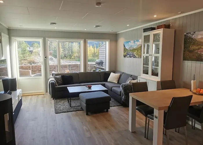 Lovely With Stunning Views Daire