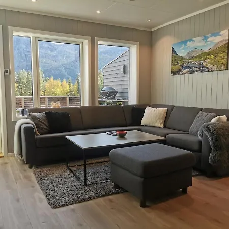 아파트 Lovely With Stunning Views *
